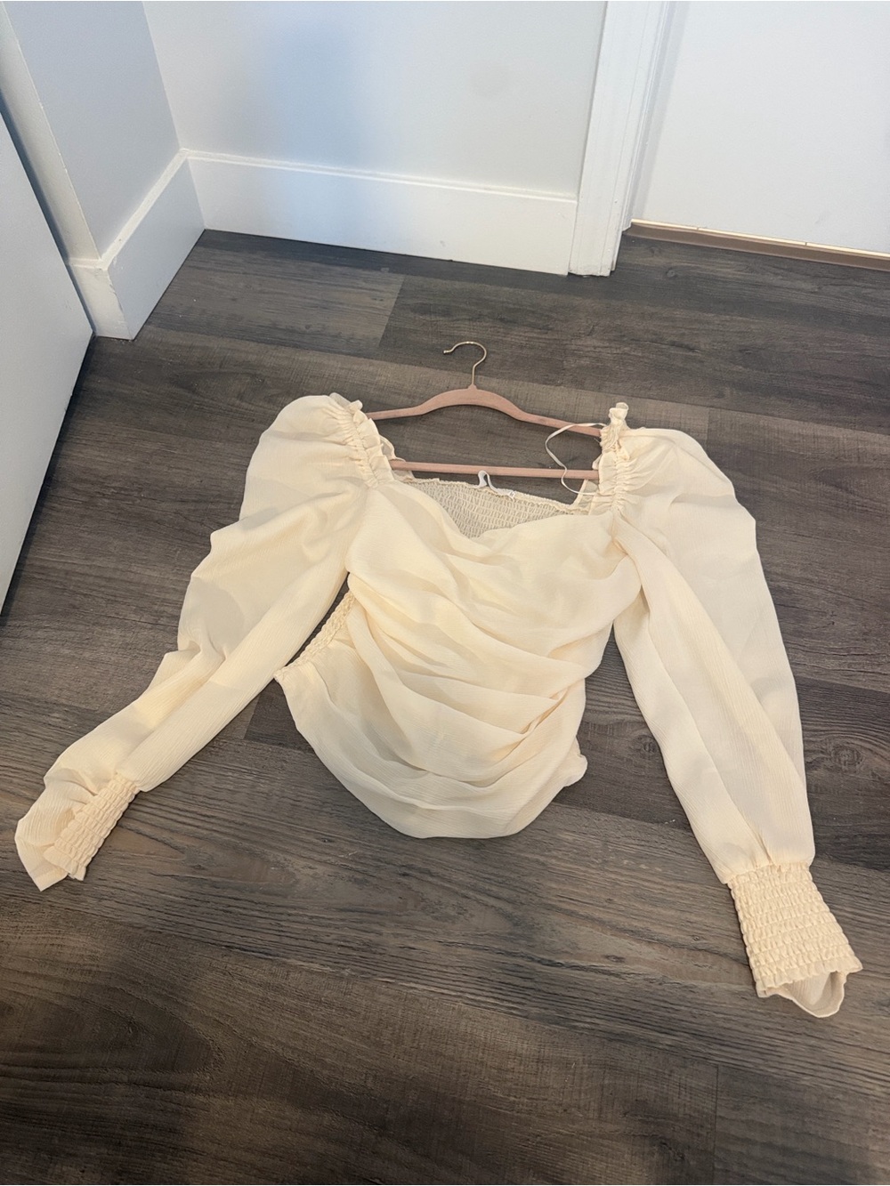 Astr The Label 2022 Cream Ruched Blouse